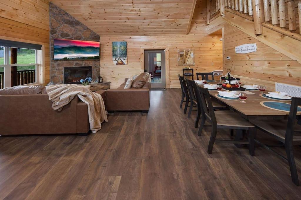 New! Indoor Pool/Ps 5/Hot Tub/Parkway Villa Pigeon Forge Bagian luar foto