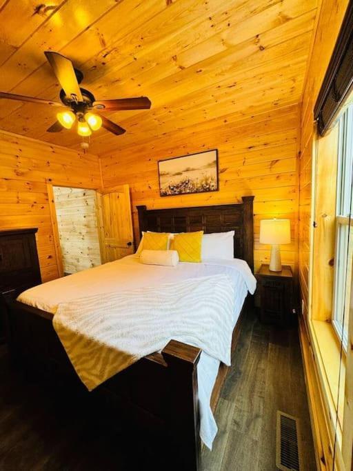 New! Indoor Pool/Ps 5/Hot Tub/Parkway Villa Pigeon Forge Bagian luar foto