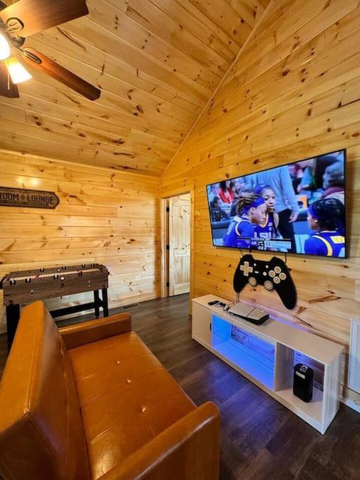 New! Indoor Pool/Ps 5/Hot Tub/Parkway Villa Pigeon Forge Bagian luar foto