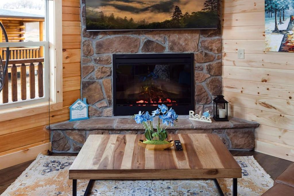 New! Indoor Pool/Ps 5/Hot Tub/Parkway Villa Pigeon Forge Bagian luar foto